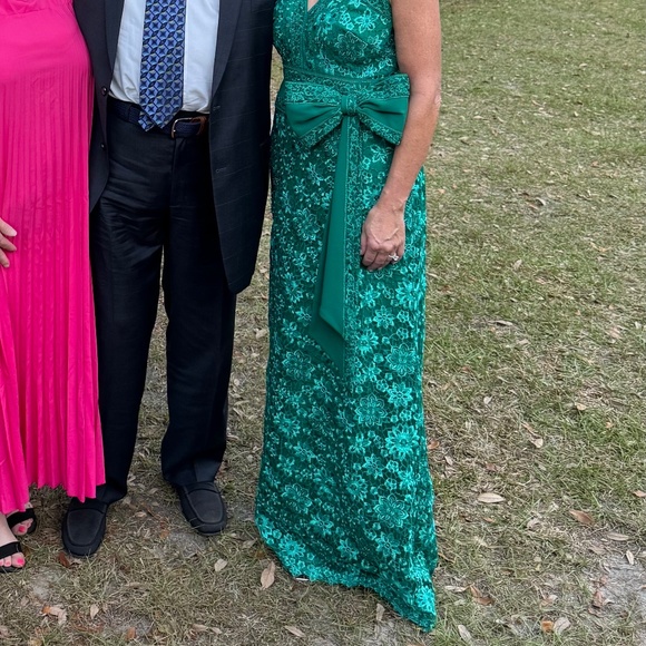 ESHA EMBROIDERED WAIST BOW GOWN Tadashi Shoji - Picture 5 of 5